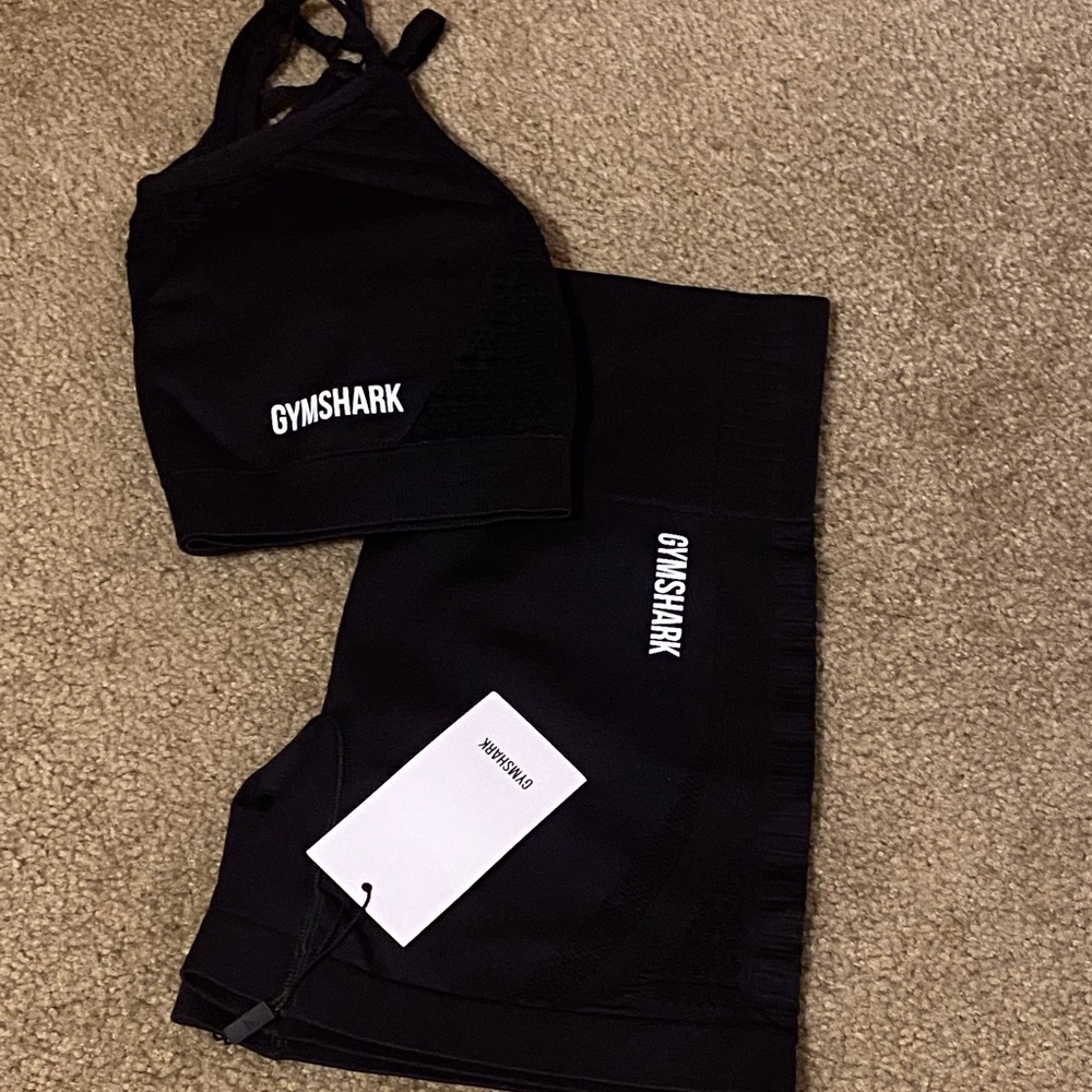 Gymshark biker shorts & sports bra